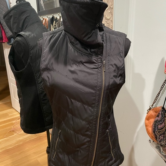 Prana Vest size Medium - Picture 2 of 10